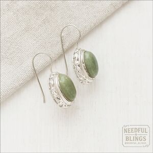 Vintage Silver Tone Green Stone Drop Earrings Boho Artisan
